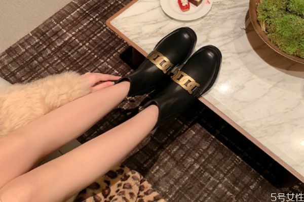 切爾西靴夏天能穿嗎 切爾西靴容易皺嗎 切爾西靴夏天能穿嗎 切爾西靴容易皺嗎