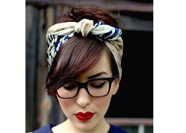 頭巾怎么戴好看 三角頭巾怎么戴好看 頭巾怎么戴好看 三角頭巾怎么戴好看