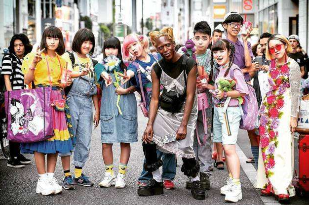 原宿風(fēng)和澀谷風(fēng)的區(qū)別 原宿風(fēng)穿衣搭配 原宿風(fēng)和澀谷風(fēng)的區(qū)別 原宿風(fēng)穿衣搭配