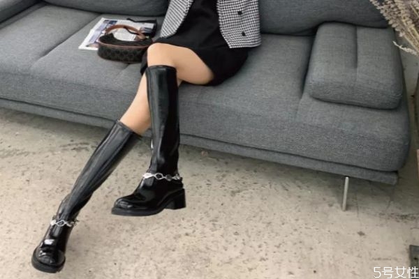 長(zhǎng)靴改短靴鞋口怎么縫 長(zhǎng)靴子能改成短靴子嗎