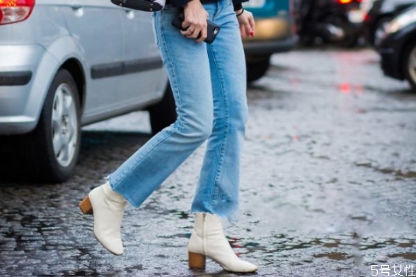 冬季靴子什么顏色好看 短靴選哪個(gè)顏色最百搭 冬季靴子什么顏色好看 短靴選哪個(gè)顏色最百搭