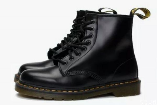 馬丁靴里面褪色怎么辦 馬丁靴里面怎么清洗 馬丁靴里面褪色怎么辦 馬丁靴里面怎么清洗