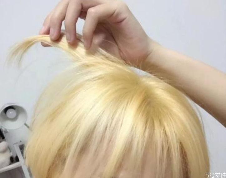 漂頭發(fā)會(huì)導(dǎo)致脫發(fā)嗎 頭發(fā)漂一次危害大嗎 漂頭發(fā)會(huì)導(dǎo)致脫發(fā)嗎 頭發(fā)漂一次危害大嗎