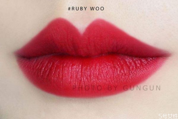 怎么知道口紅有沒有過期 口紅變質(zhì)的特征 怎么知道口紅有沒有過期 口紅變質(zhì)的特征