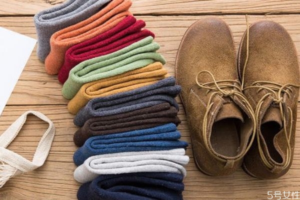 冬天腳冷穿什么襪子 冬天超保暖的襪子 冬天腳冷穿什么襪子 冬天超保暖的襪子
