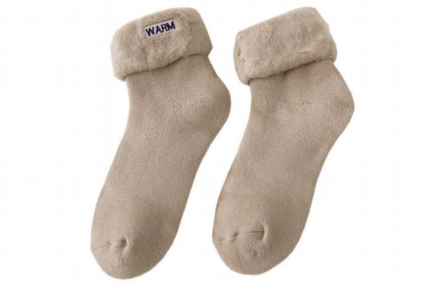 冬天穿多厚的襪子 冬天穿厚襪子好不好 冬天穿多厚的襪子 冬天穿厚襪子好不好