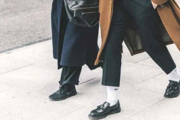 冬天穿什么襪子好看 冬天穿九分褲穿什么襪子 冬天穿什么襪子好看 冬天穿九分褲穿什么襪子