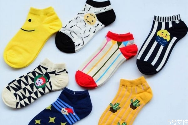 冬天穿襪子睡覺(jué)好不好 穿襪子睡覺(jué)是禁忌嗎 冬天穿襪子睡覺(jué)好不好 穿襪子睡覺(jué)是禁忌嗎