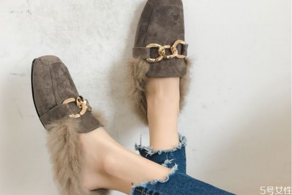 冬天豆豆鞋配什么襪子 豆豆鞋冬季怎么搭配 冬天豆豆鞋配什么襪子 豆豆鞋冬季怎么搭配