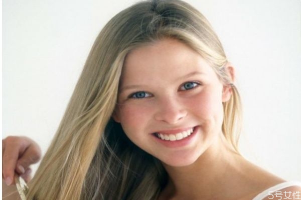 頭發(fā)柔順劑能天天用嗎 頭發(fā)柔順劑多久用一次 頭發(fā)柔順劑能天天用嗎 頭發(fā)柔順劑多久用一次