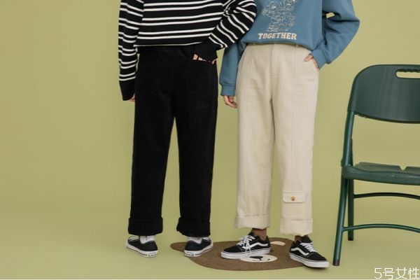 冬天闊腿褲里面穿什么襪子 冬天闊腿褲配什么鞋子 冬天闊腿褲里面穿什么襪子 冬天闊腿褲配什么鞋子