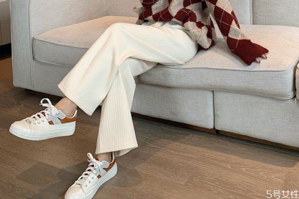 冬天闊腿褲怎么搭配 闊腿褲搭配雷區(qū) 冬天闊腿褲怎么搭配 闊腿褲搭配雷區(qū)