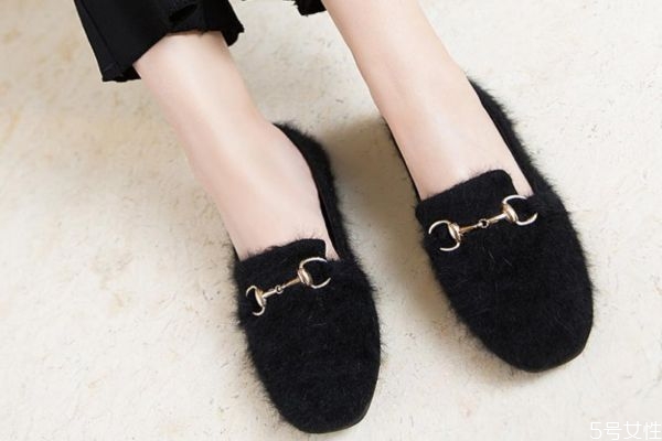 冬天豆豆鞋配什么襪子 豆豆鞋冬季怎么搭配 冬天豆豆鞋配什么襪子 豆豆鞋冬季怎么搭配