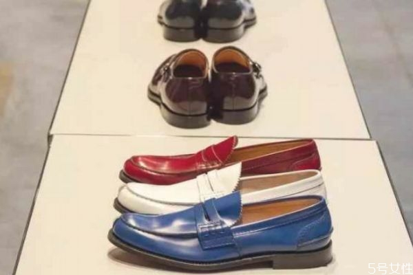 樂福鞋不跟腳怎么辦 樂福鞋不跟腳是什么原因 樂福鞋不跟腳怎么辦 樂福鞋不跟腳是什么原因