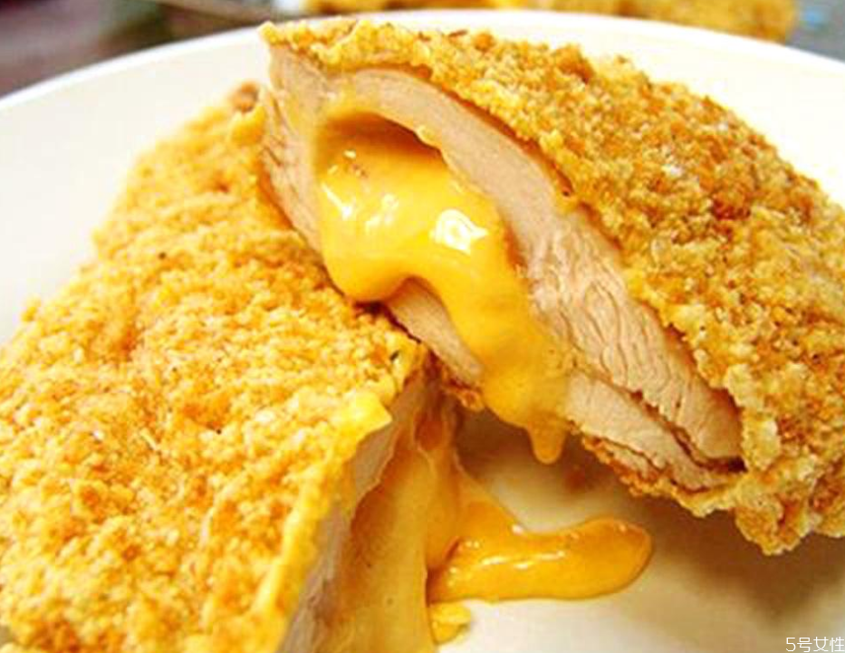 爆漿雞排是甜的嗎 爆漿雞排里面是什么醬 爆漿雞排是甜的嗎 爆漿雞排里面是什么醬