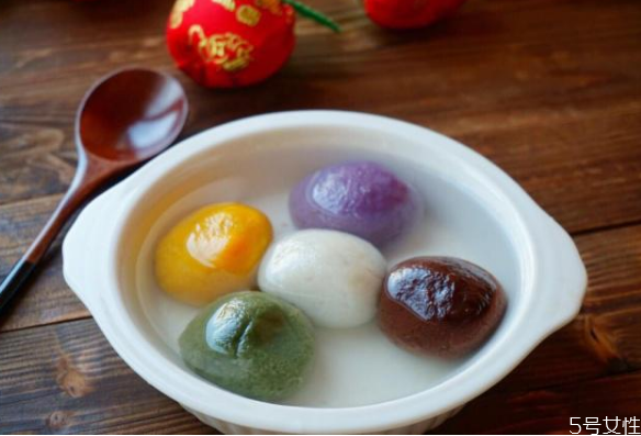 湯圓和元宵一樣嗎 湯圓和元宵哪個(gè)好吃 湯圓和元宵一樣嗎 湯圓和元宵哪個(gè)好吃