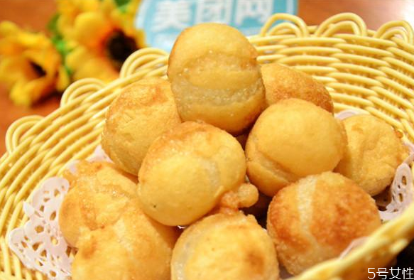 炸湯圓沒有面包糠怎么辦 炸湯圓不用面包糠的做法 炸湯圓沒有面包糠怎么辦 炸湯圓不用面包糠的做法