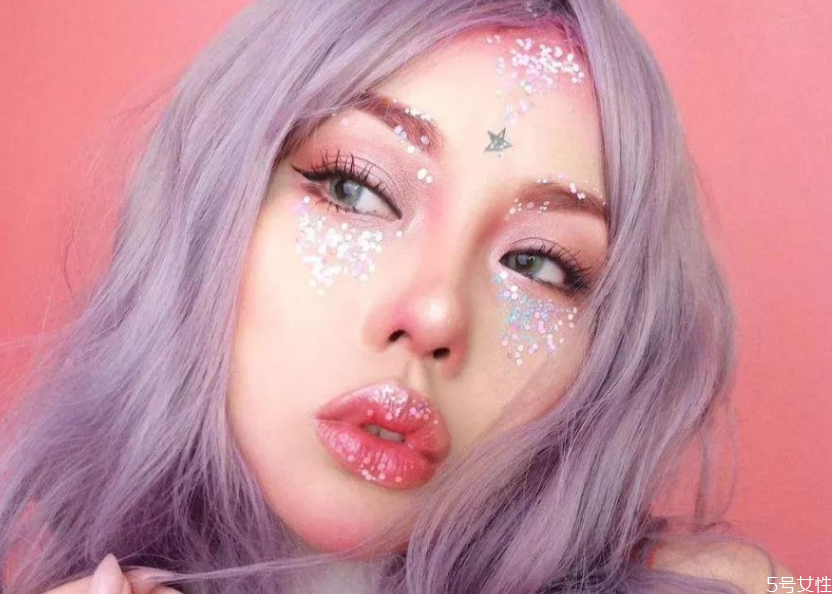 亮片眼影不粘了怎么辦 兒童化妝亮片用什么粘 亮片眼影不粘了怎么辦 兒童化妝亮片用什么粘