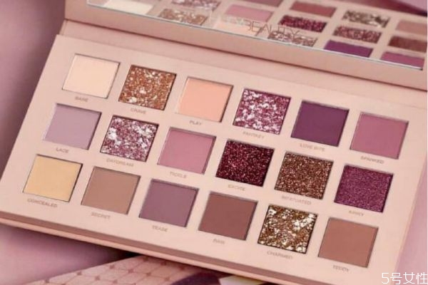 眼影結(jié)塊是什么樣子 眼影如何保存 眼影結(jié)塊是什么樣子 眼影如何保存