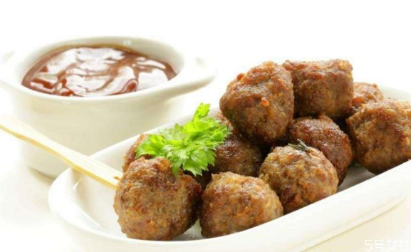 圣誕吃什么好 傳統(tǒng)圣誕節(jié)晚餐菜譜 圣誕吃什么好 傳統(tǒng)圣誕節(jié)晚餐菜譜