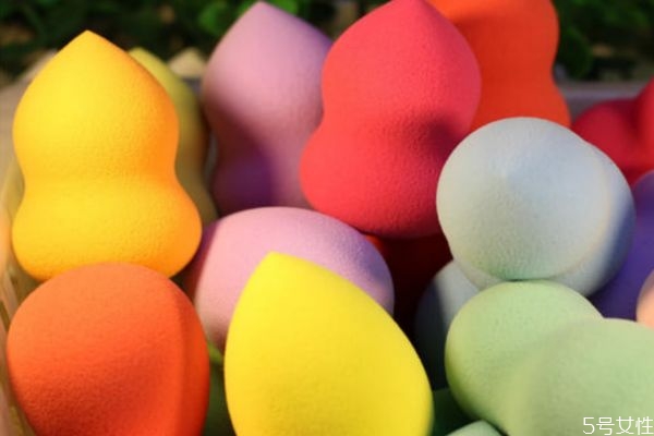 美妝蛋可以用來干什么 美妝蛋可以用來涂防曬霜嗎 美妝蛋可以用來干什么 美妝蛋可以用來涂防曬霜嗎