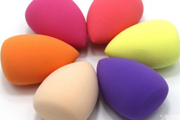 化妝海綿的保質(zhì)期 ?化妝海綿類(lèi)型 化妝海綿的保質(zhì)期 ?化妝海綿類(lèi)型