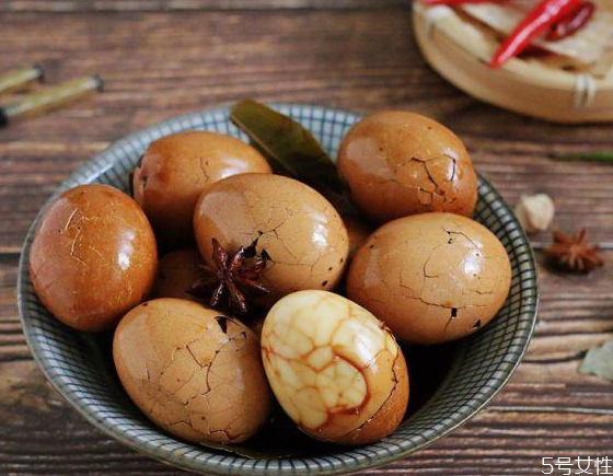 鹵雞蛋是發(fā)物嗎 鹵雞蛋有營(yíng)養(yǎng)嗎 鹵雞蛋是發(fā)物嗎 鹵雞蛋有營(yíng)養(yǎng)嗎