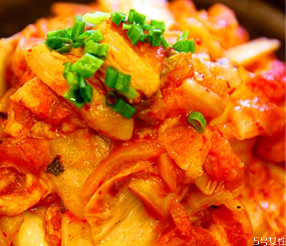 辣白菜淡了還能放鹽嗎 辣白菜鹽放少了會(huì)怎樣 辣白菜淡了還能放鹽嗎 辣白菜鹽放少了會(huì)怎樣