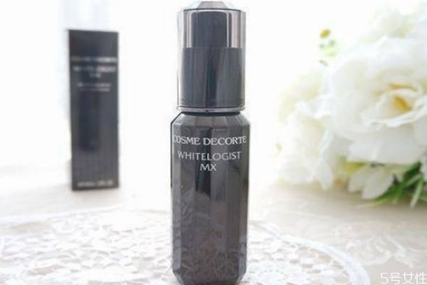 曲酸精華白天能用嗎 曲酸精華不能和什么同時(shí)使用 曲酸精華白天能用嗎 曲酸精華不能和什么同時(shí)使用