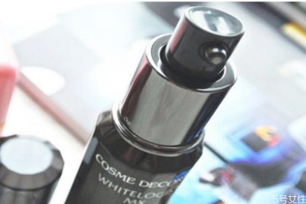 曲酸精華白天能用嗎 曲酸精華不能和什么同時(shí)使用 曲酸精華白天能用嗎 曲酸精華不能和什么同時(shí)使用