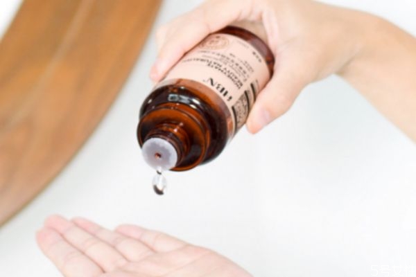 hbn熊果苷精粹水成分 hbn熊果苷精粹水功效 hbn熊果苷精粹水成分 hbn熊果苷精粹水功效