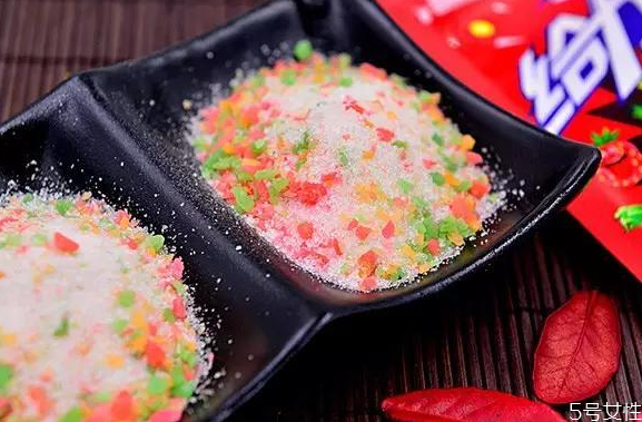 跳跳糖小孩子能吃嗎 跳跳糖為什么會跳 跳跳糖小孩子能吃嗎 跳跳糖為什么會跳