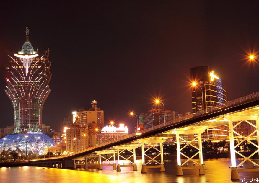 元旦可以去哪里跨年 2021年去哪里跨年最好玩 元旦可以去哪里跨年 2021年去哪里跨年最好玩