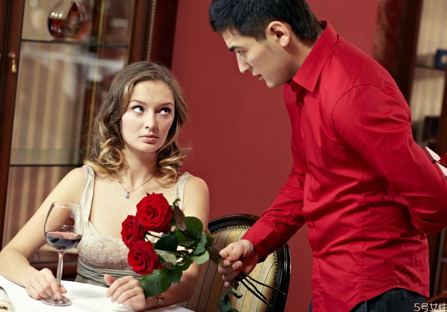 跨年夜和女朋友怎么過(guò) 跨年晚上和女朋友去干嘛 跨年夜和女朋友怎么過(guò) 跨年晚上和女朋友去干嘛