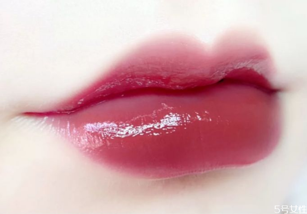 花知曉獨(dú)角獸唇釉怎么樣 花知曉獨(dú)角獸唇釉試色 花知曉獨(dú)角獸唇釉怎么樣 花知曉獨(dú)角獸唇釉試色