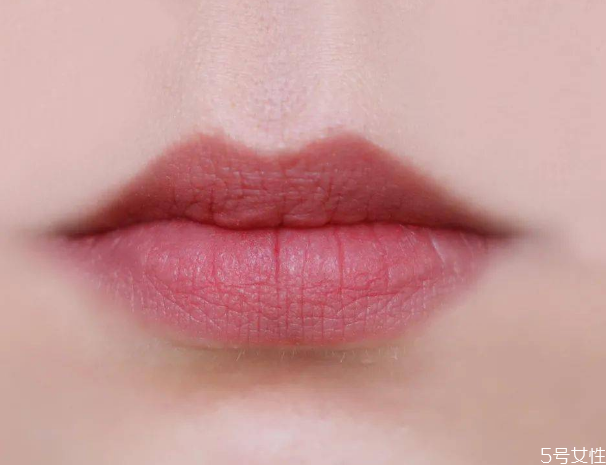 花知曉小天使口紅試色 花知曉口紅好用嗎 花知曉小天使口紅試色 花知曉口紅好用嗎