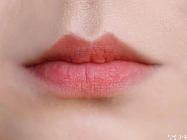 花知曉小天使口紅試色 花知曉口紅好用嗎 花知曉小天使口紅試色 花知曉口紅好用嗎