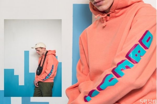 stussy和supreme哪個好 obey和stussy哪個好 stussy和supreme哪個好 obey和stussy哪個好