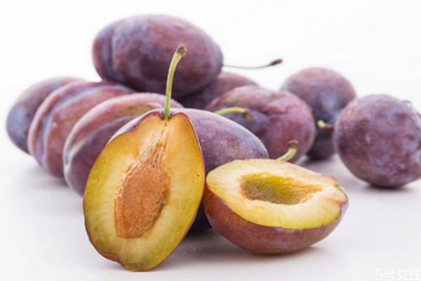 一天吃幾個(gè)西梅治便秘 西梅怎么吃最通便 一天吃幾個(gè)西梅治便秘 西梅怎么吃最通便