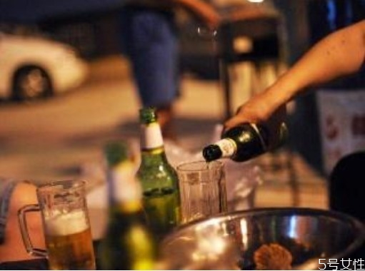 喝酒喝多了睡覺會死嗎 喝酒第二天早上猝死 喝酒喝多了睡覺會死嗎 喝酒第二天早上猝死