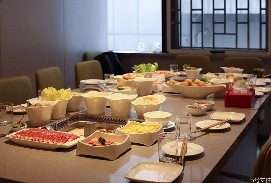 第一次吃海底撈攻略 海底撈隱藏服務(wù)大全 第一次吃海底撈攻略 海底撈隱藏服務(wù)大全