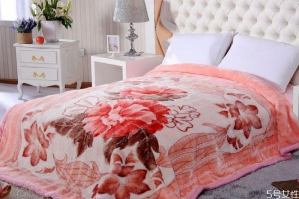 家里的大厚毛毯可以干洗嗎 厚毛毯的清洗方法 家里的大厚毛毯可以干洗嗎 厚毛毯的清洗方法