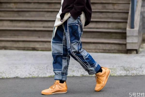 卷的褲腿老是掉怎么辦 卷褲腿怎么不會掉下來 卷的褲腿老是掉怎么辦 卷褲腿怎么不會掉下來