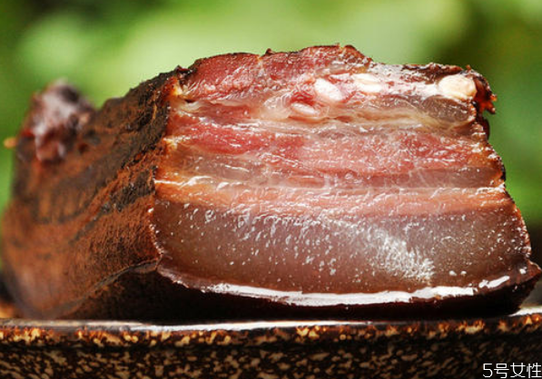 臘肉曬幾天就可以收了 臘肉腌制兩天可以晾曬嗎 臘肉曬幾天就可以收了 臘肉腌制兩天可以晾曬嗎