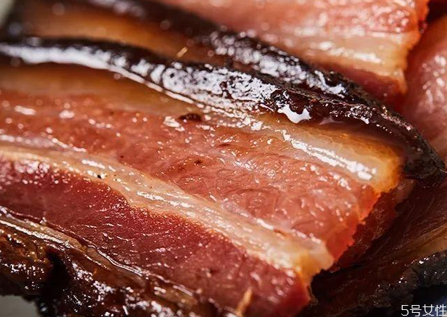 曬臘肉晚上要收回來(lái)嗎 臘肉可以一直掛在外面嗎 曬臘肉晚上要收回來(lái)嗎 臘肉可以一直掛在外面嗎