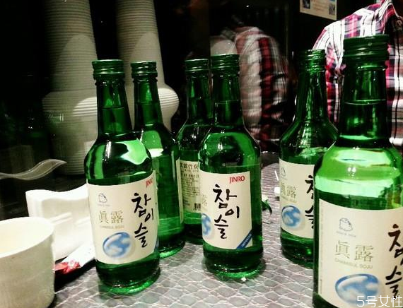 韓國燒酒好喝嗎 韓國燒酒怎么喝好喝 韓國燒酒好喝嗎 韓國燒酒怎么喝好喝