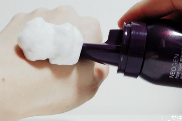 怎么判斷自己有沒有角質(zhì) 角質(zhì)層的作用 怎么判斷自己有沒有角質(zhì) 角質(zhì)層的作用