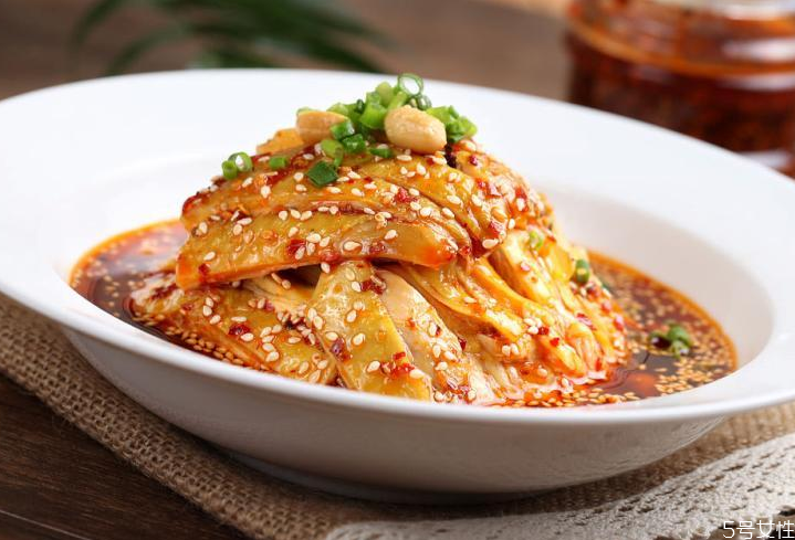 口水雞是哪個(gè)地方的菜系 口水雞名字的由來 口水雞是哪個(gè)地方的菜系 口水雞名字的由來