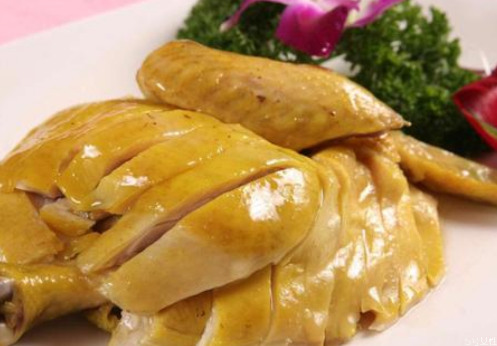 白切雞冷水煮還是熱水 白切雞的正宗煮法 白切雞冷水煮還是熱水 白切雞的正宗煮法