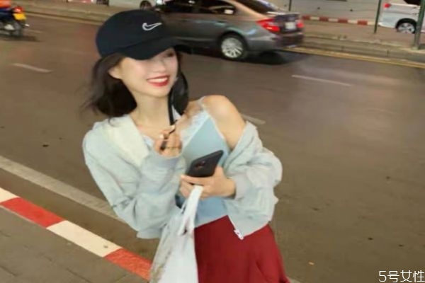 什么顏色的棒球帽好看 戴棒球帽要注意什么 什么顏色的棒球帽好看 戴棒球帽要注意什么